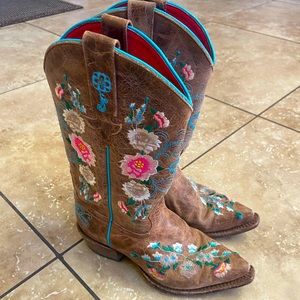 Macie Bean girls cowboy boots size 2.